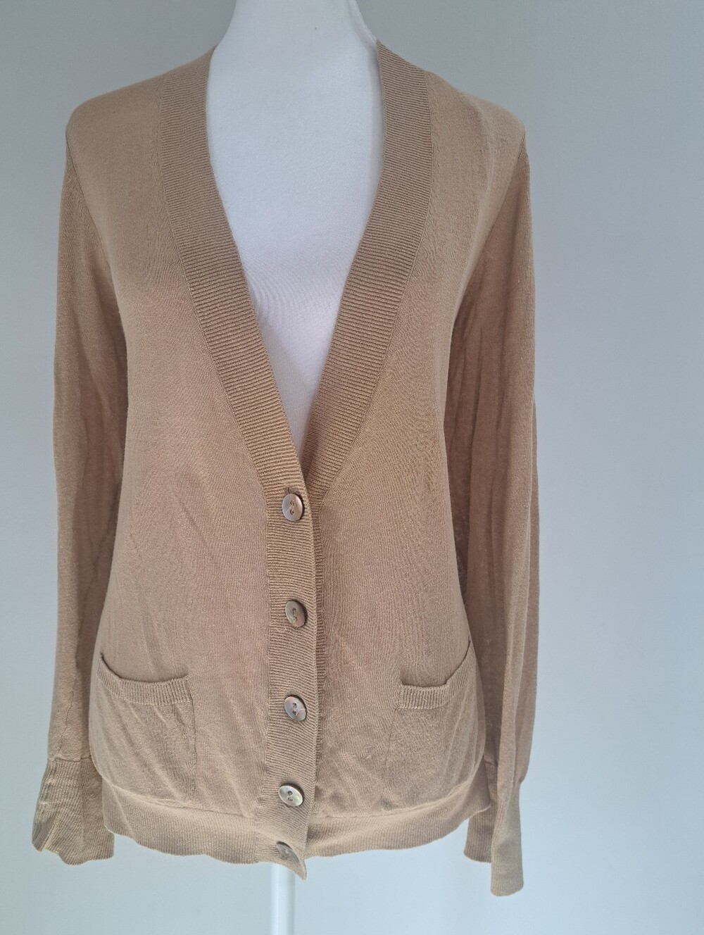 Banana Republic Classic Women's Beige Cardigan Sweater